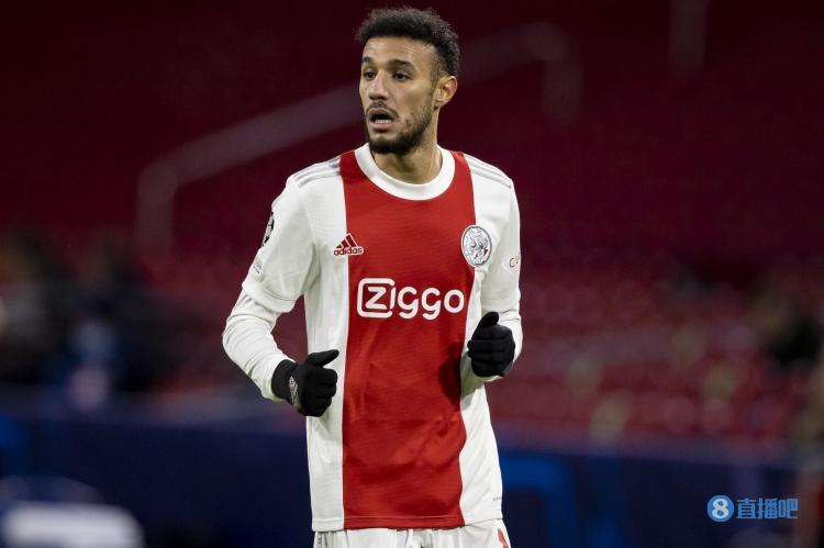 记者:拜仁巴萨争抢马兹拉维,拜仁对完成转会抱很大希望